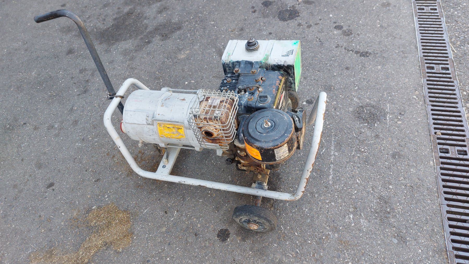 Bosch Generatori di corrente: Stromerzeuger Bosch G4700 – Usato da Mosnang venduto da Chluetery