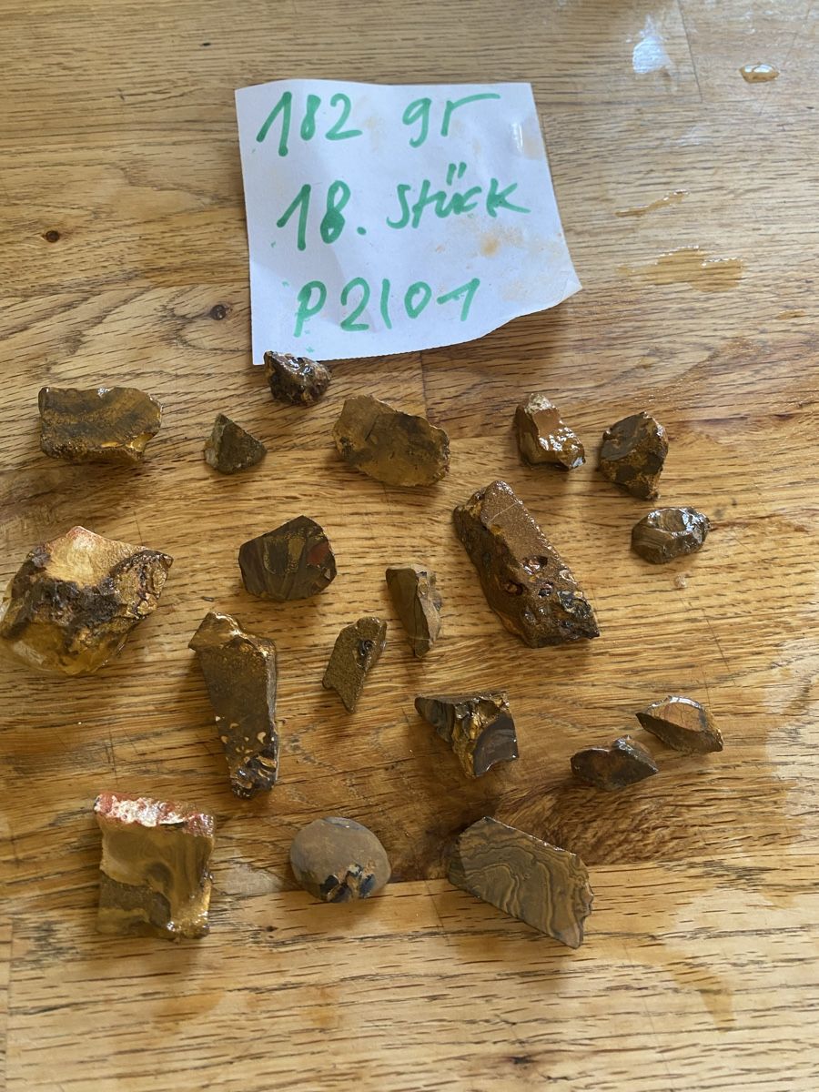 Edelsteine: 18 Boulder Rohopale  – Gebraucht aus Flawil von Naphtali