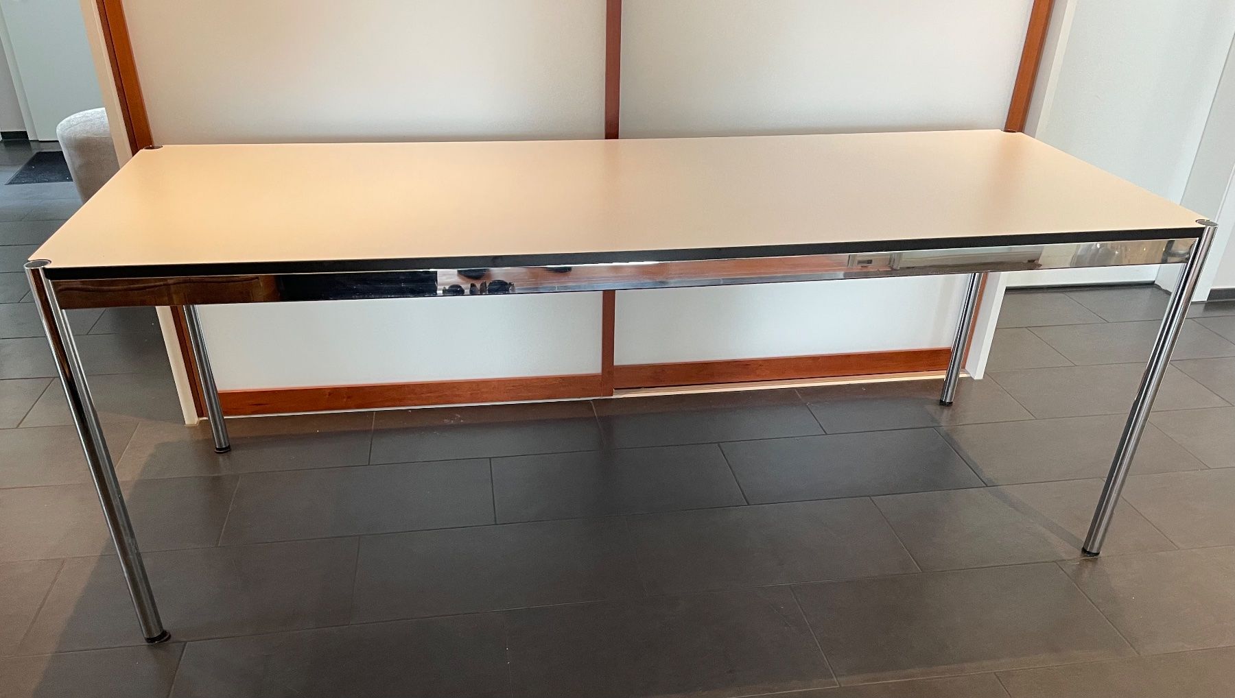 USM Scrivanie: USM Haller Schreibtisch – Usato da Zürich venduto da ogarogar 3