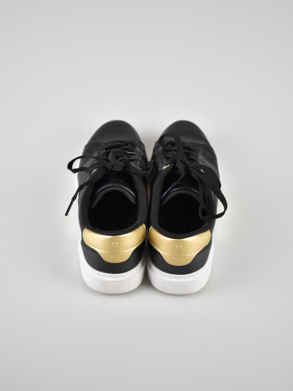 Tommy Hilfiger Scarpe da donna: Tommy Hilfiger Sneaker, Gr.39 – Usato da Nürensdorf venduto da 2ND_STORY 1