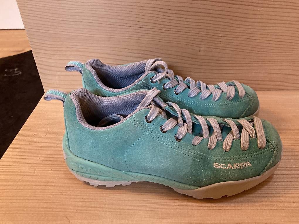 Scarpe per ragazzi: Scarpa Trekkingschuhe Gr.33  – Usato da Brunnadern venduto da Bumlebee 1