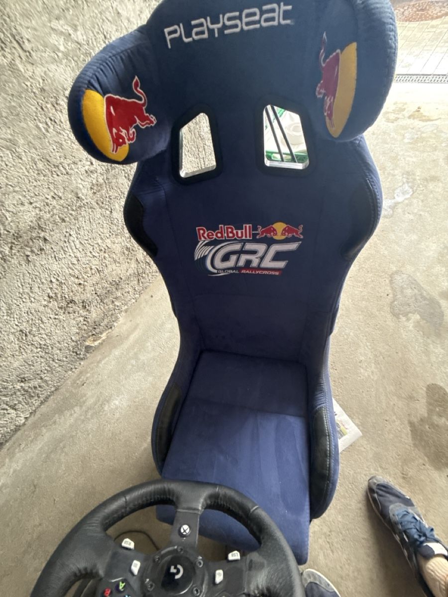 Poltrone: RedBull Playseat – Usato da Gais venduto da mst_l7px 4