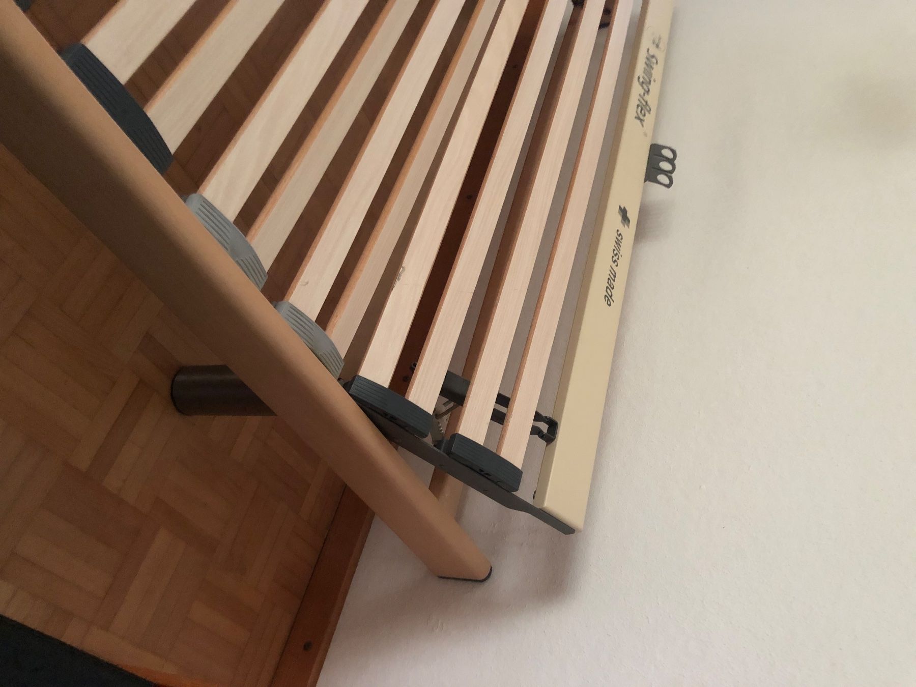 Betten: Bettgestell 210x140 – Gebraucht aus Sissach von mar_yw99 3