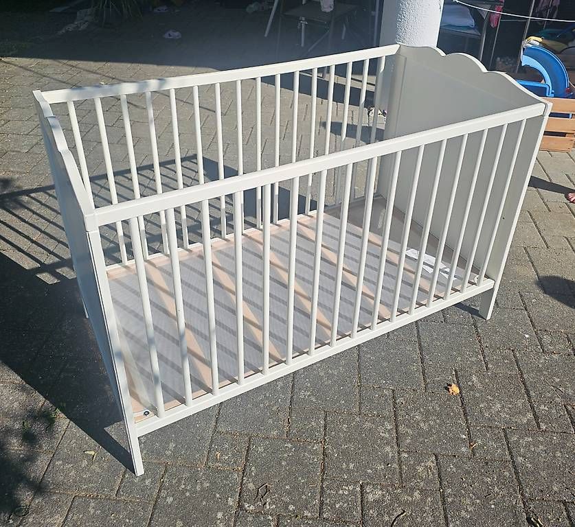 Betten: Baby oder Kinderbett 120x60 zu verschenken. – Gebraucht aus Flumenthal von SchaerPhi 2
