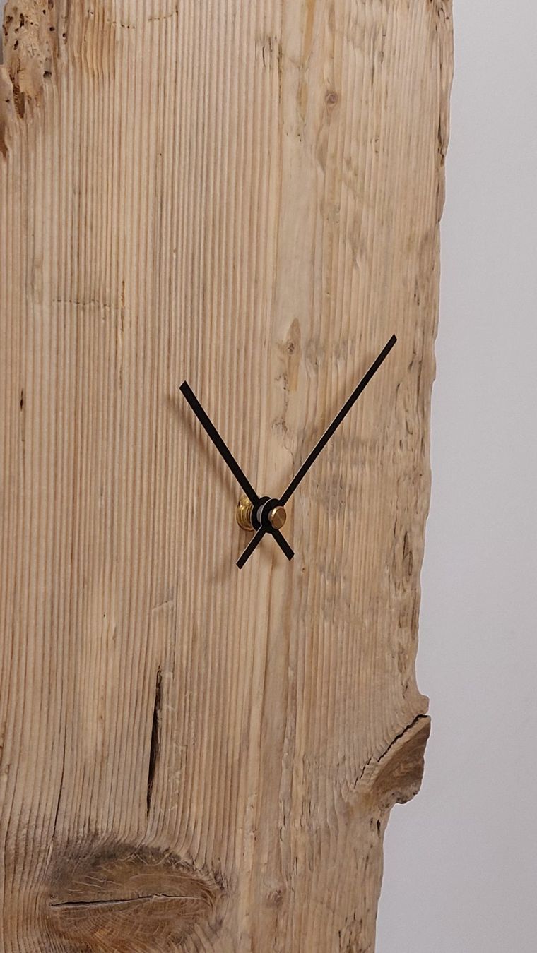 Orologi: Uhr aus einem Altholzbrett – Nuovo e nell'imballaggio originale da Egnach venduto da Oldwoodstyle 5