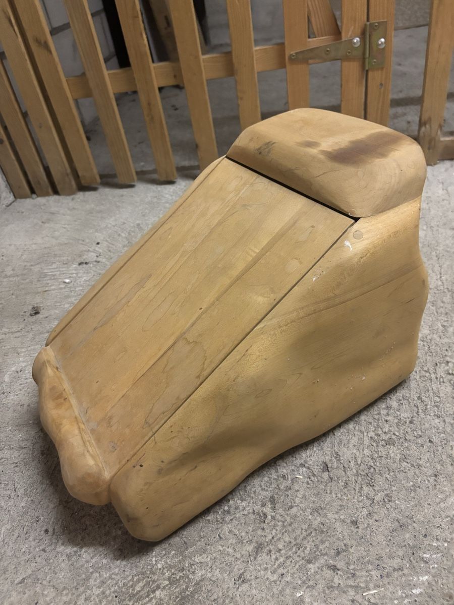 Pots: Wooden asymmetrical box  – D'occasion à Zürich par miasnail