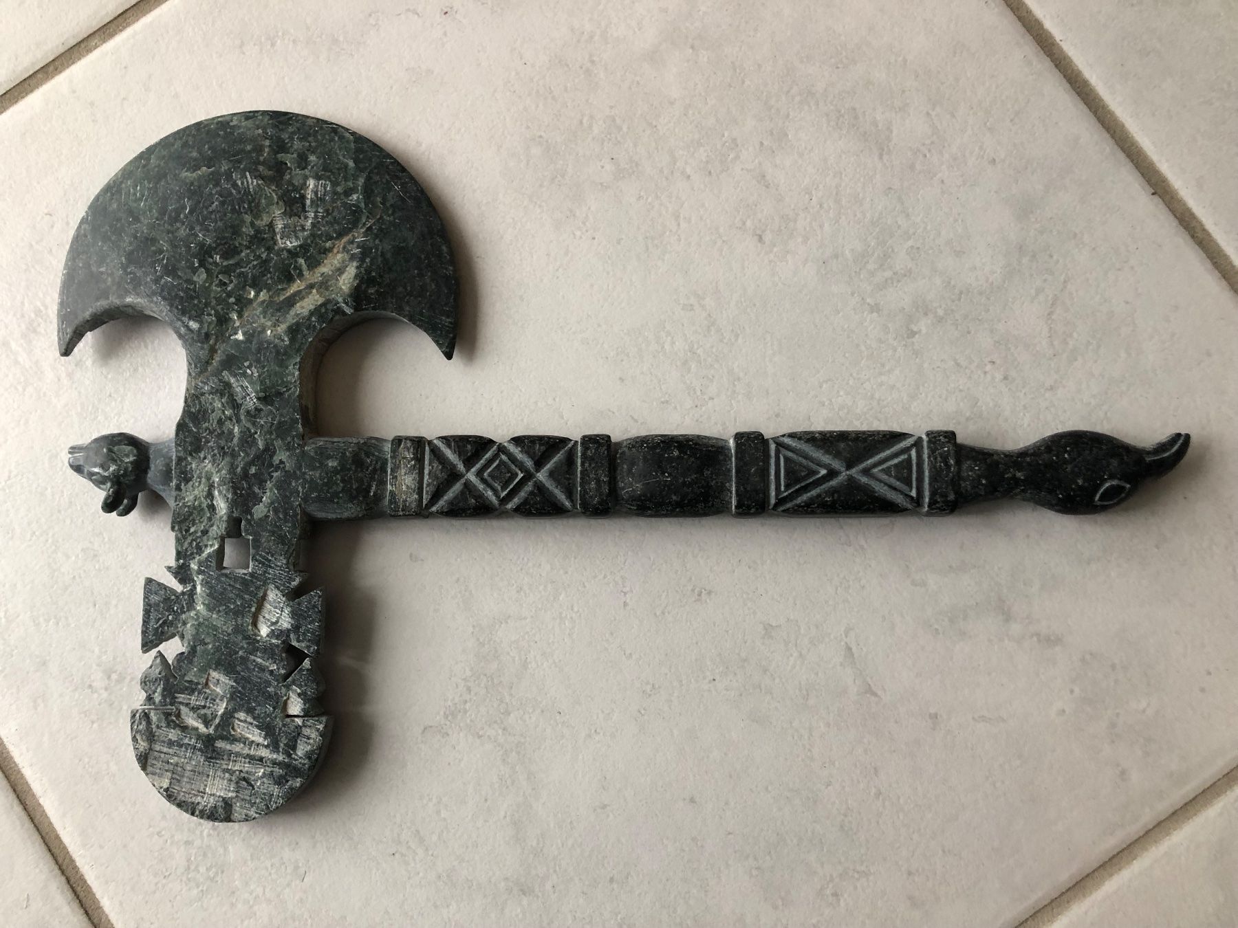Sculture & Statue: Tomahawk, Granit /Marmor ? Länge 46 cm/ Breite 23 cm – Usato da Bassersdorf venduto da 1Morgenrot 2