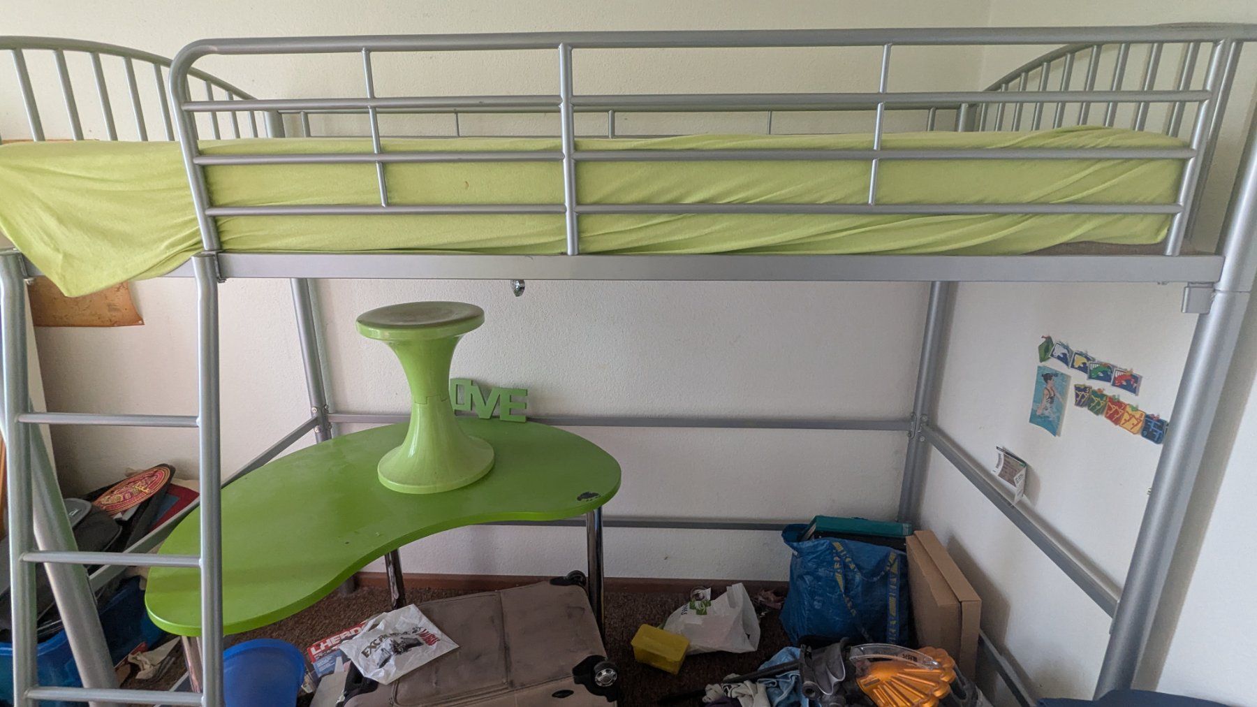 Letti: Lit à étage avec table et tabouret – Usato da Peseux venduto da Patrice-01
