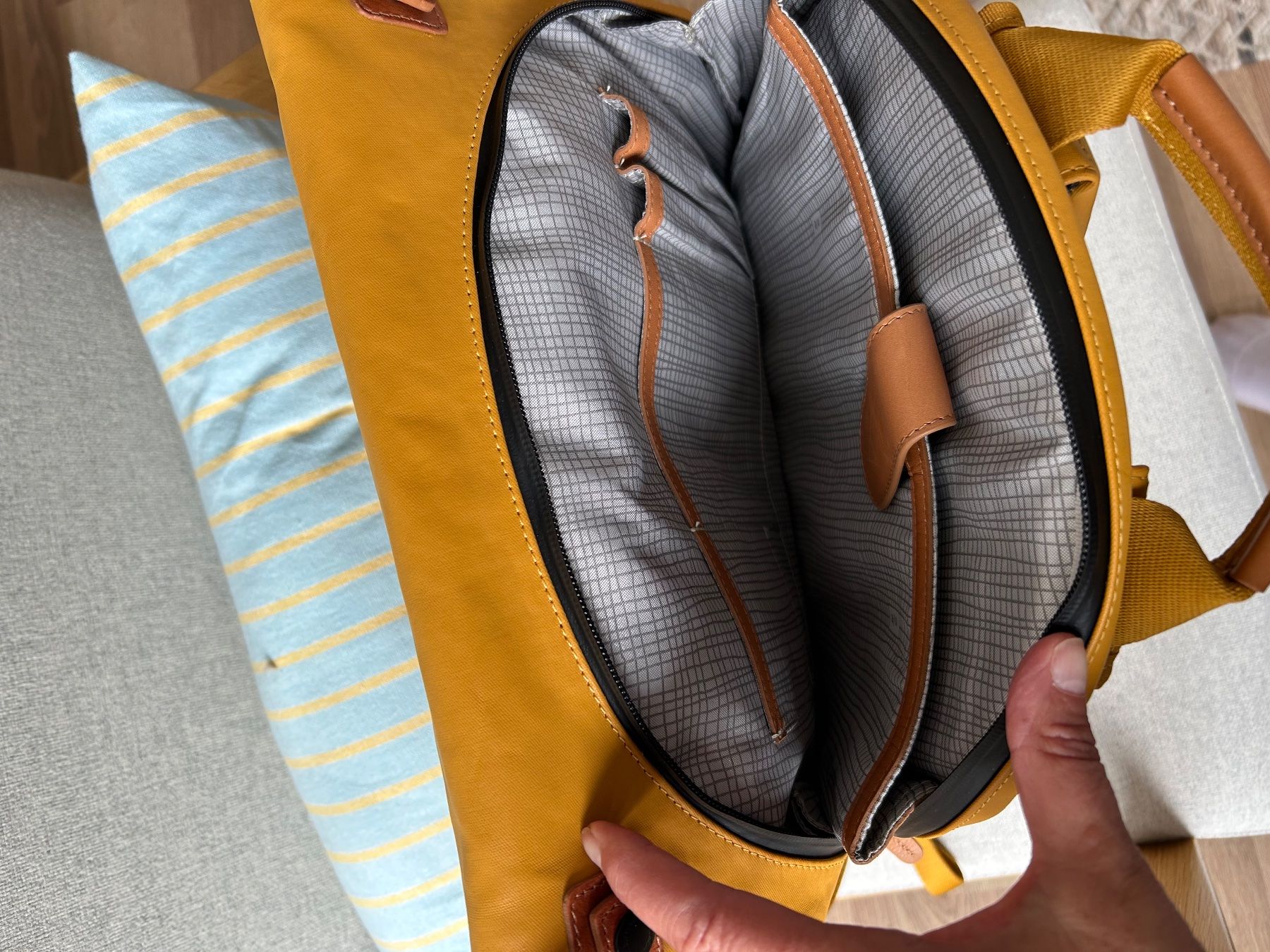 Aunts & Uncles Zaini: Stylischer Rucksack von Aunts & Uncles – Nuovo (secondo la descrizione) da Thun venduto da Younique 8