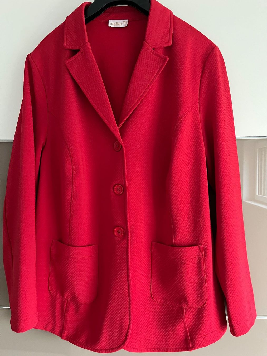 Giacche: Blazer/// Atelier/// 46 – Nuovo (secondo la descrizione) da Brittnau venduto da Zofigerin