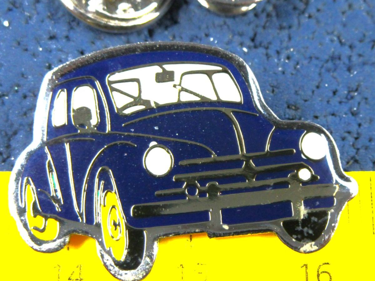 Renault Placchette & Badge: RENAULTC 4CV "CREMSCHNITTCHEN" AUTO PIN GLASIERT KLEIN-FEIN – Usato da Ettingen venduto da Hausi4711 1