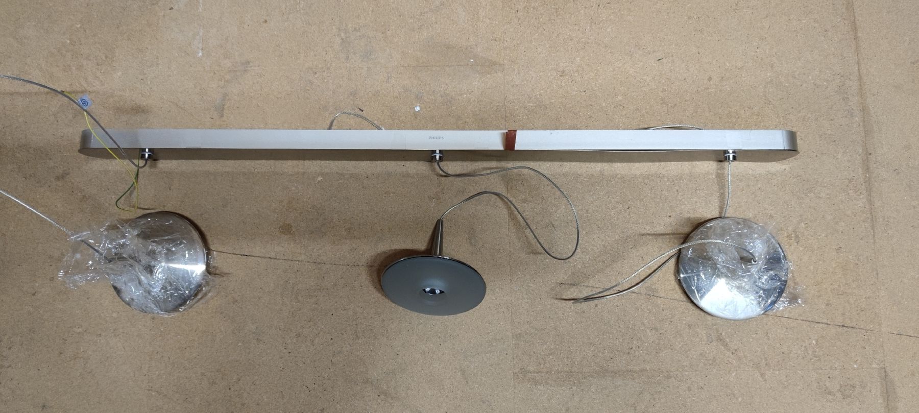 Philips Kronleuchter & Deckenlampen: Moderne Hängeleuchte 3-flammig – Gebraucht aus Winterthur von coo_xht6
