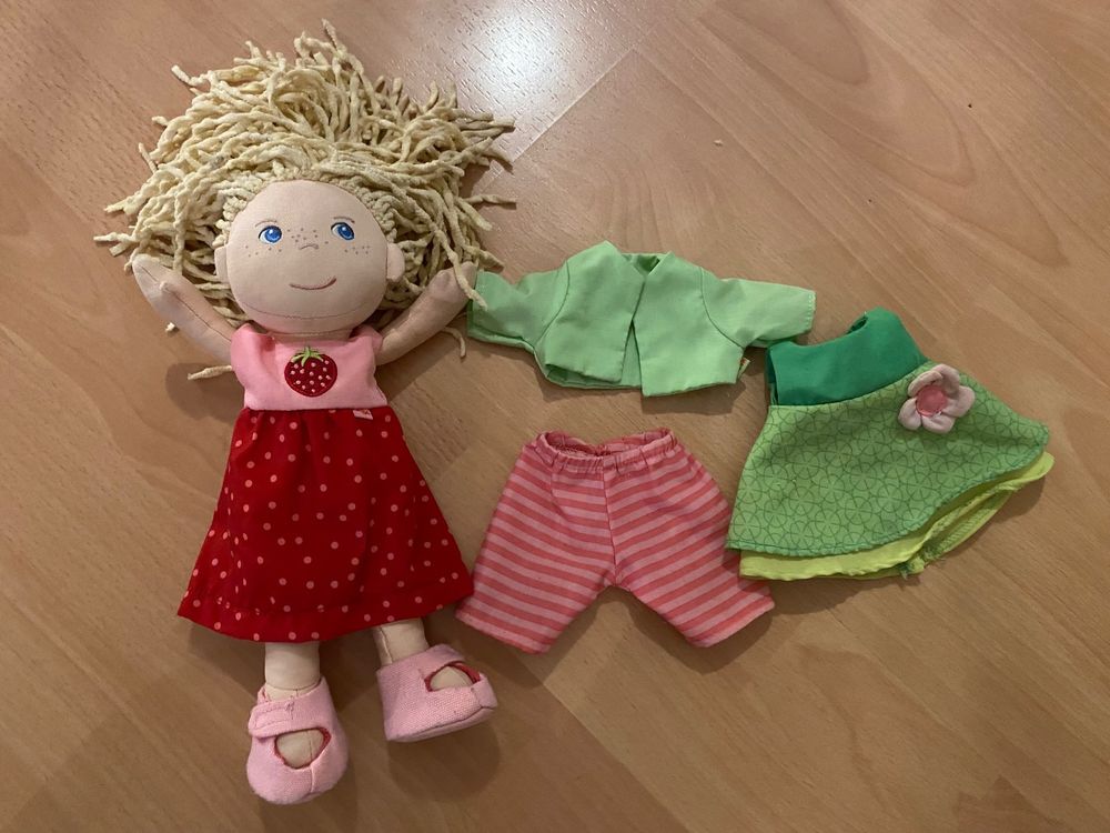  Haba Puppe mit 3 Outfits 