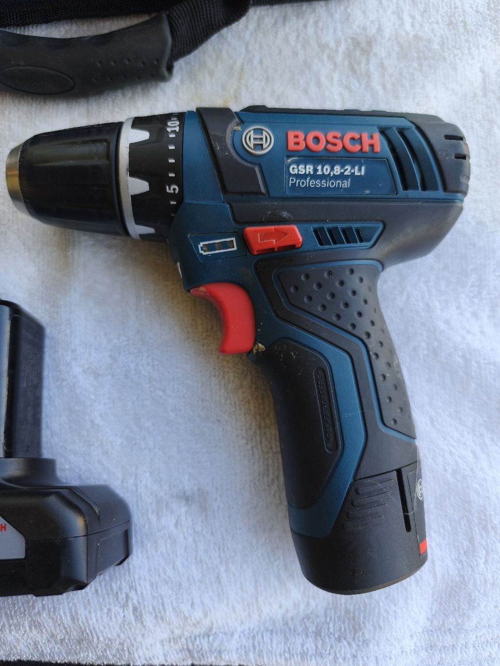 Bosch Alle Werkzeuge: Akku Bohrmaschine BOSCH – Gebraucht aus Recherswil von Sruscha58 1