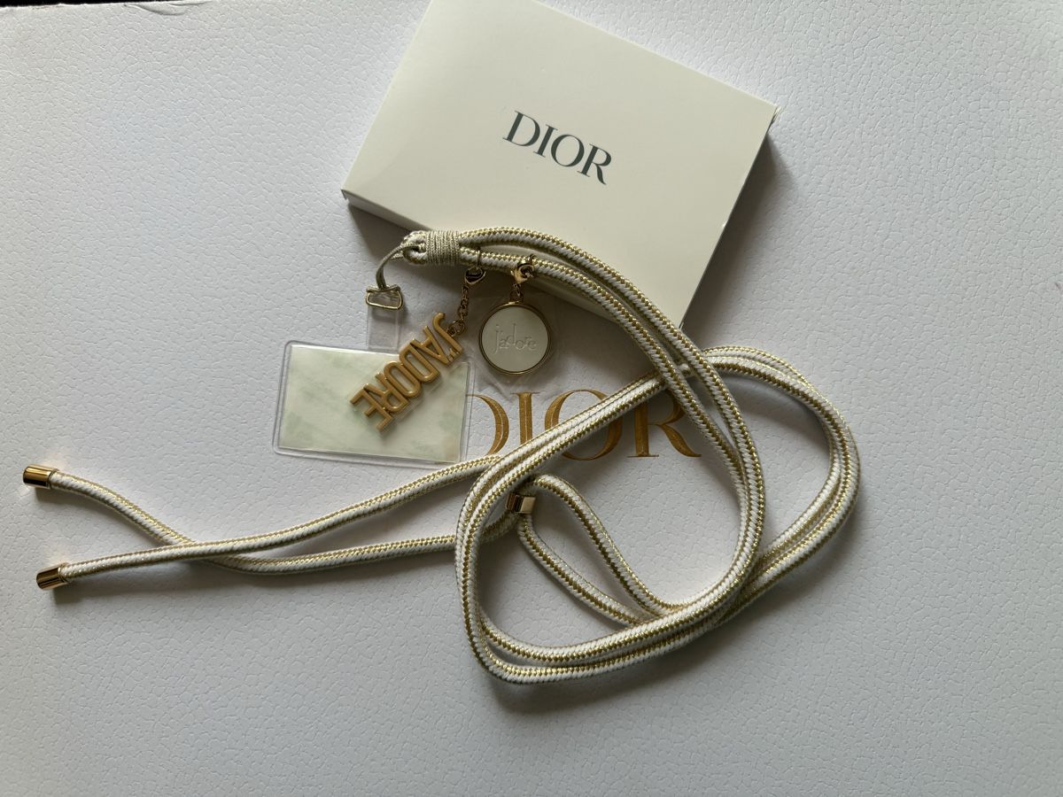 Dior Schlüsselanhänger & - bänder: Dior Attache Phone Ring with Charms – Neu und originalverpackt aus Luzern von sas_r89l