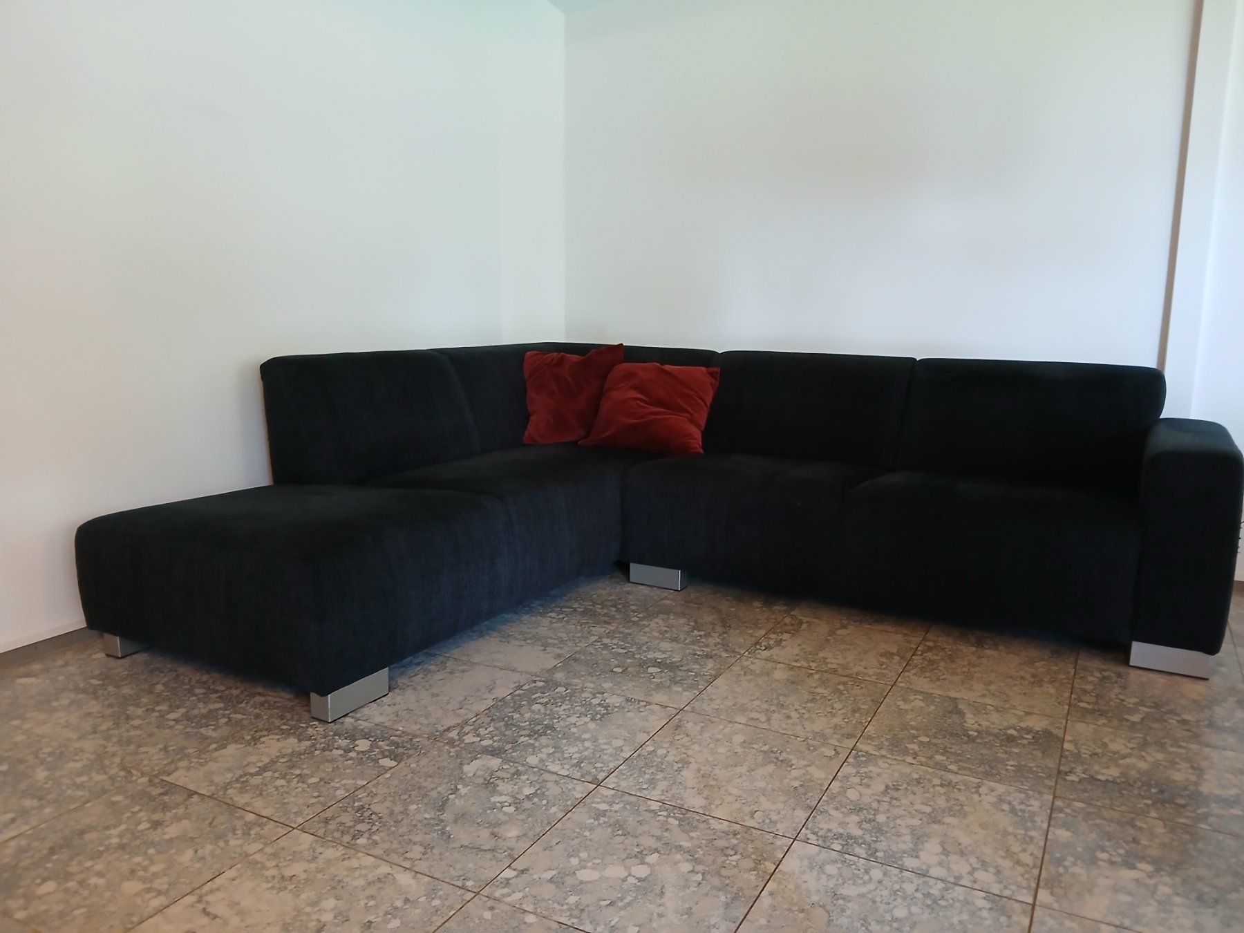Divani: Ecksofa mit Metallfuessen – Usato da Düdingen venduto da Cardinallager 4