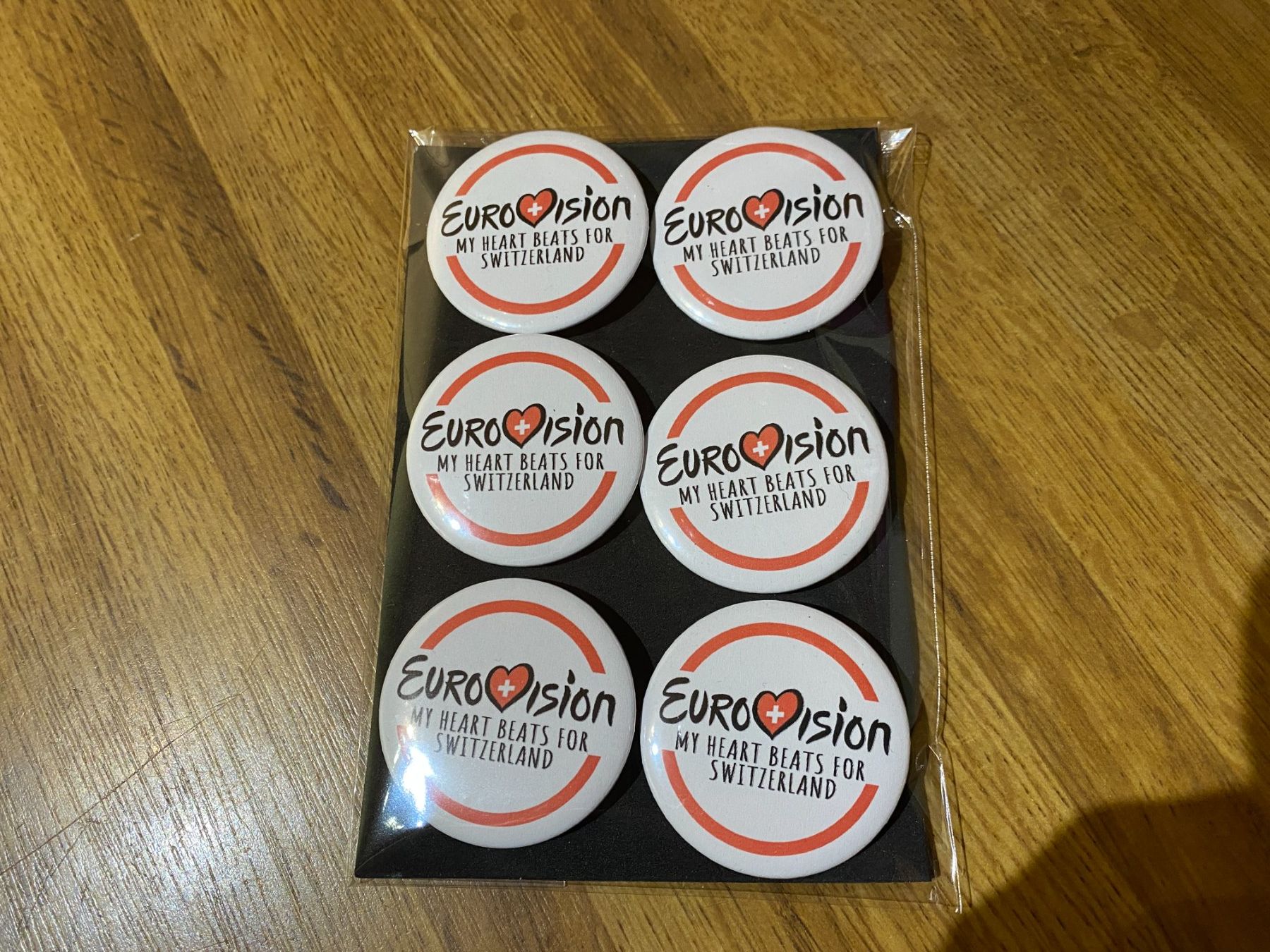 Placchette & Badge: Eurovision Ansteck Badges! – Nuovo e nell'imballaggio originale da Basel venduto da VinylLover68