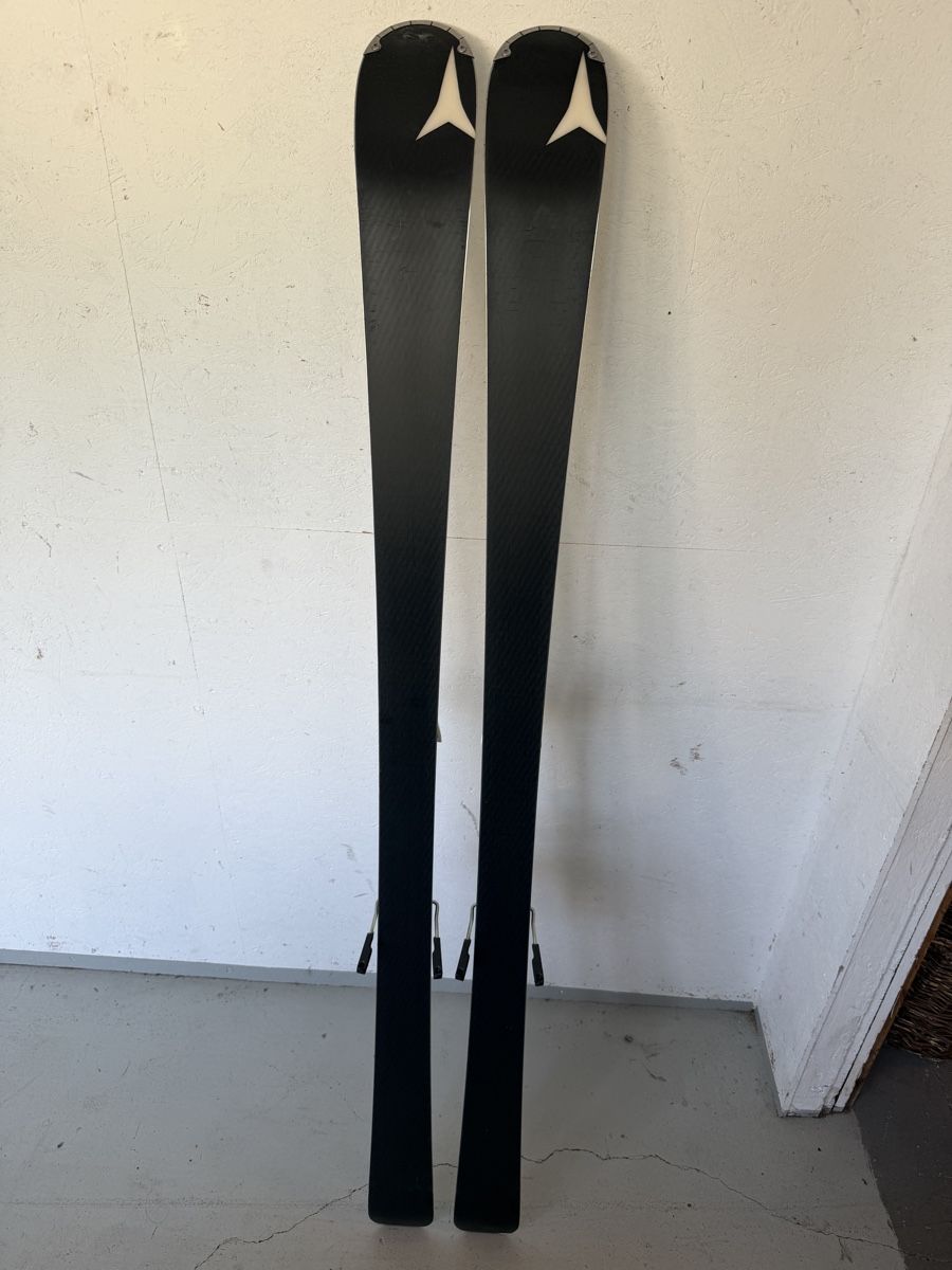 Atomic Skis: Atomic ski 165cm – Gebraucht aus Murten von Ski-Outlet 4