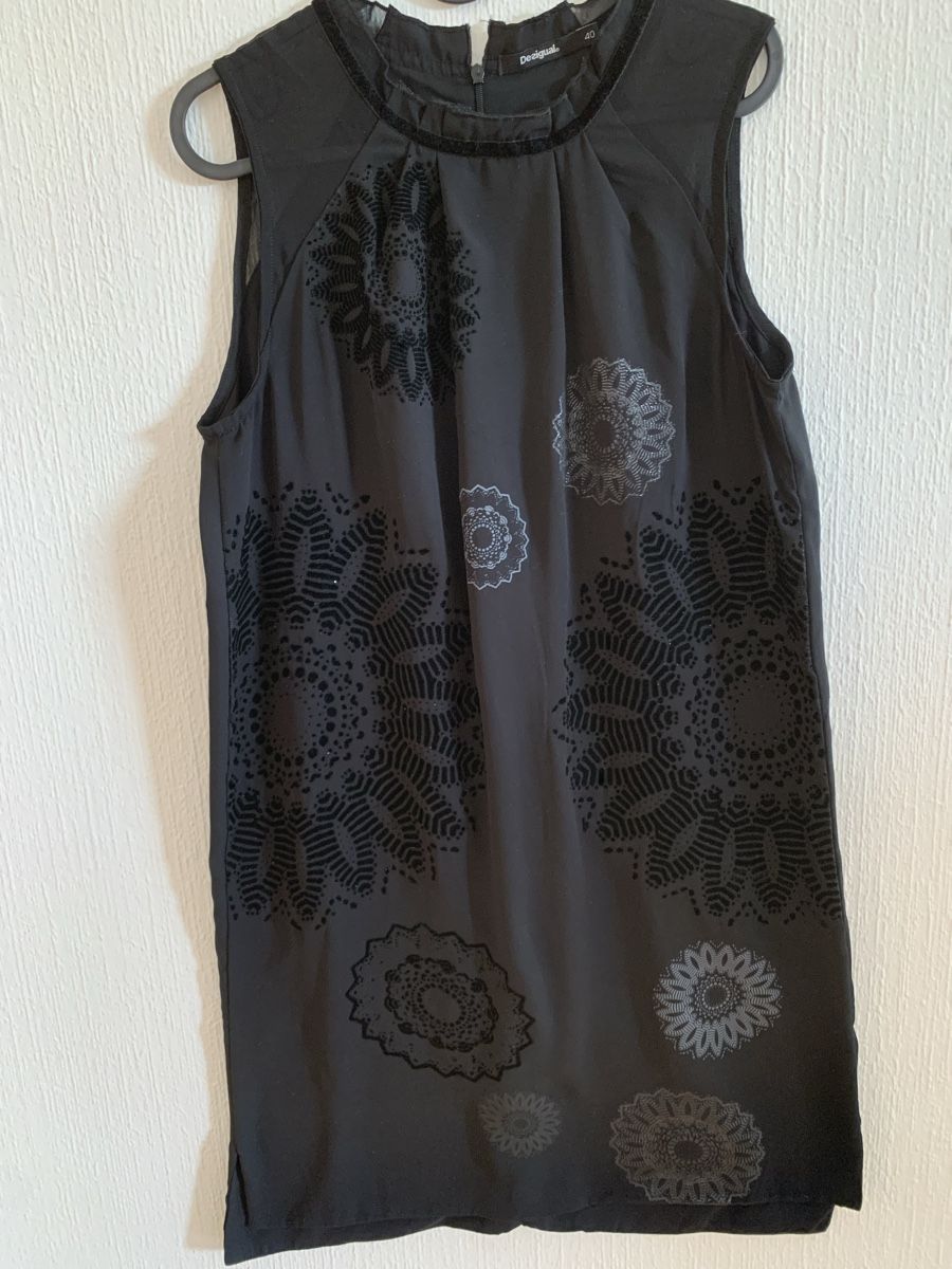 Desigual Robes: Desigual robe 👗 noire taille 40 – Neuf (Voir description) à Prilly par Sissi_1009 1