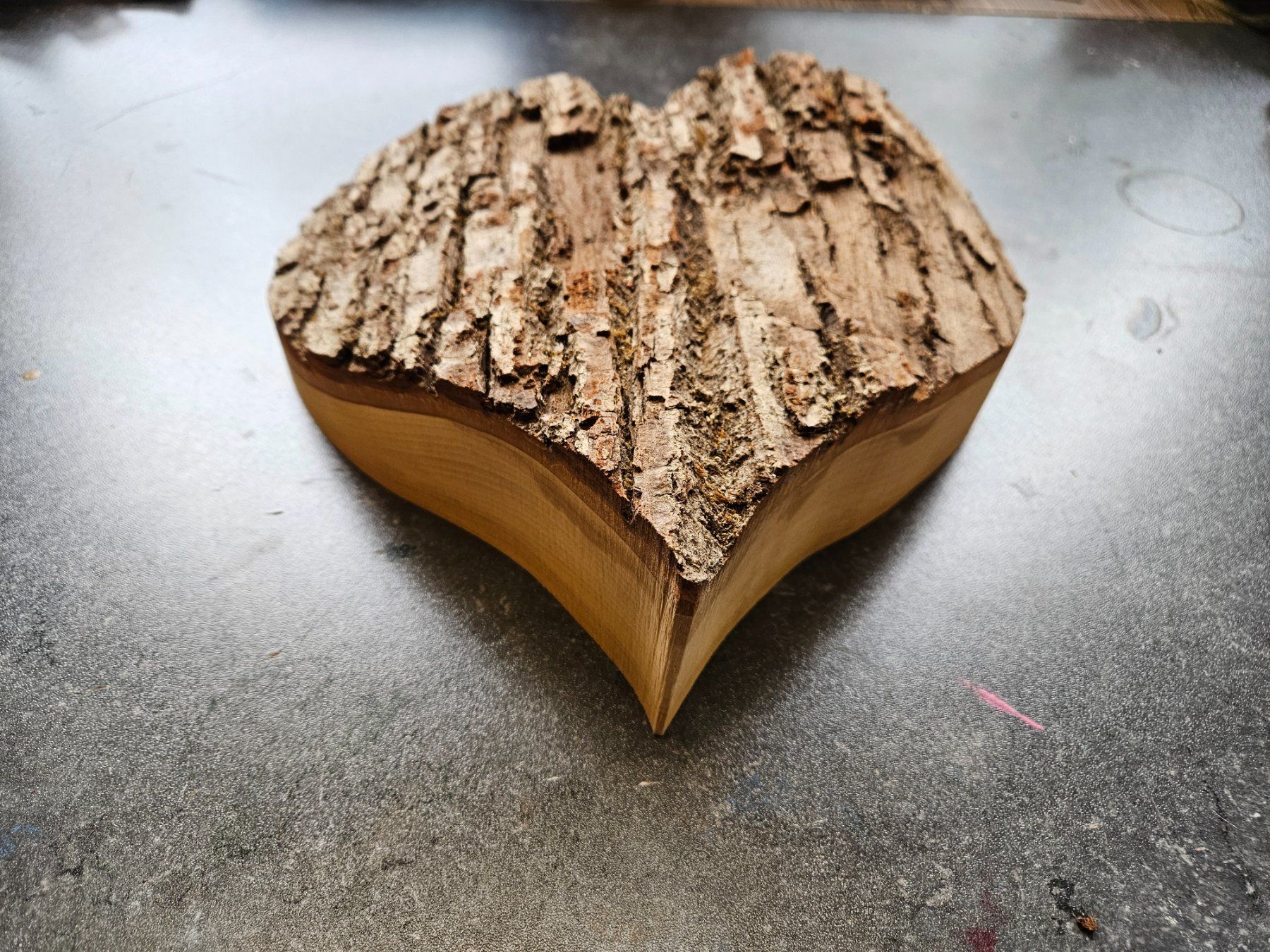 Tutte le decorazioni: Linden Holz Dekoherzen mit Rinde – Nuovo (secondo la descrizione) da Schangnau venduto da Egliholzbildhauerei 2
