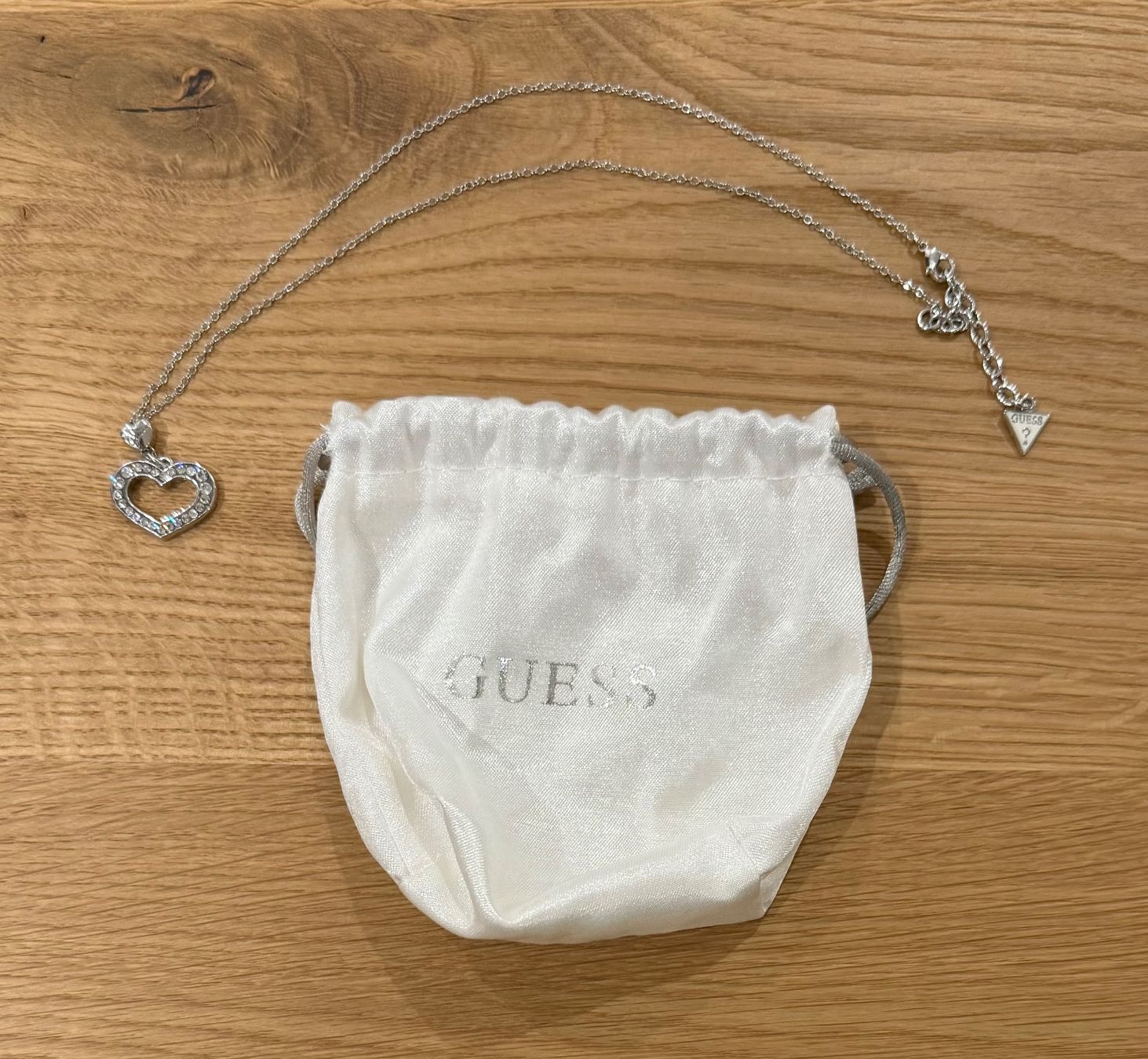 Guess Catenine: GUESS Herz Halskette – Usato da Contone venduto da Chaos76