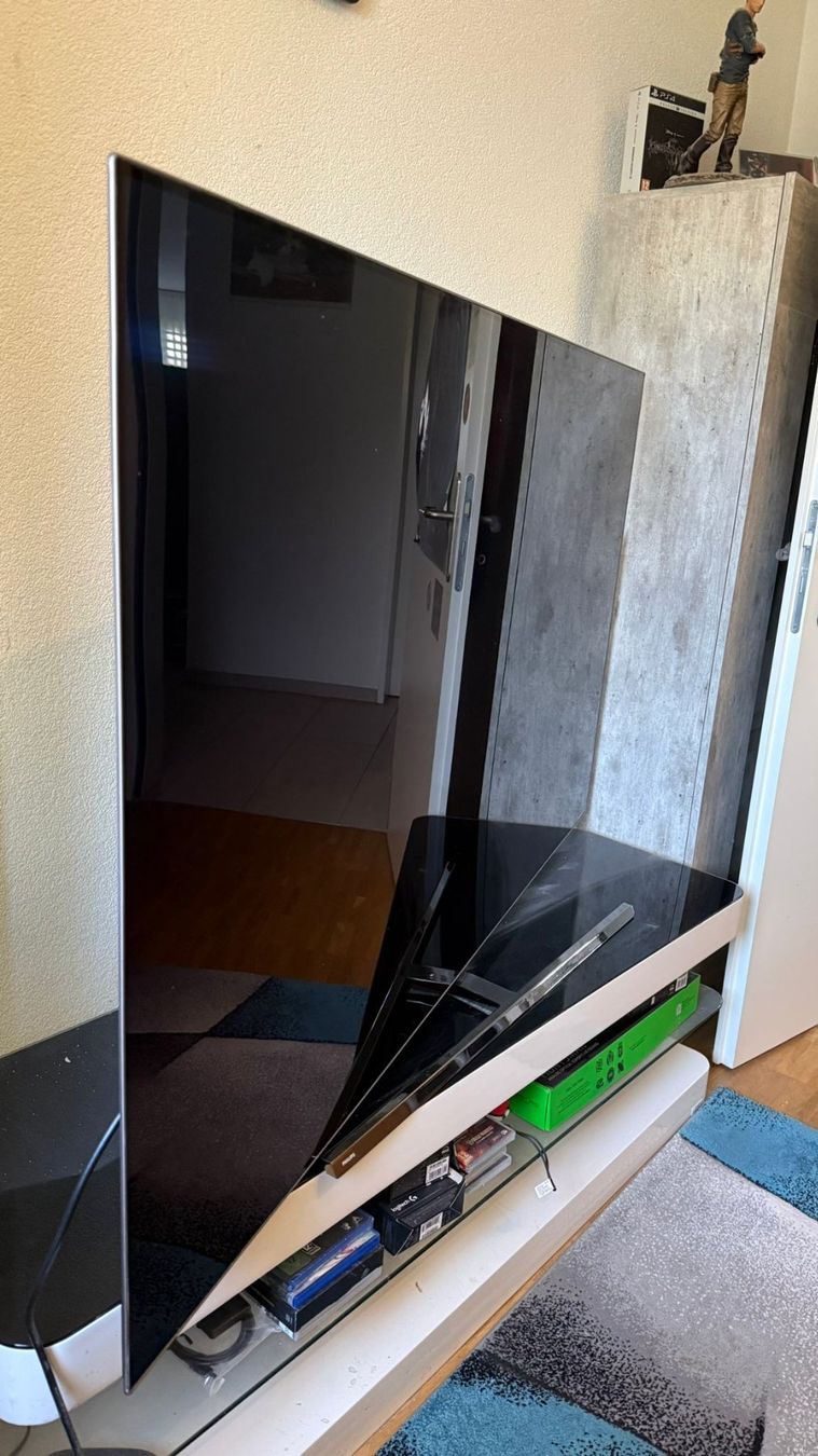 Philips Televisori: Fernse 65 Zoll mit Möbel Weis Philips – Usato da Kandergrund venduto da fre_5lgk