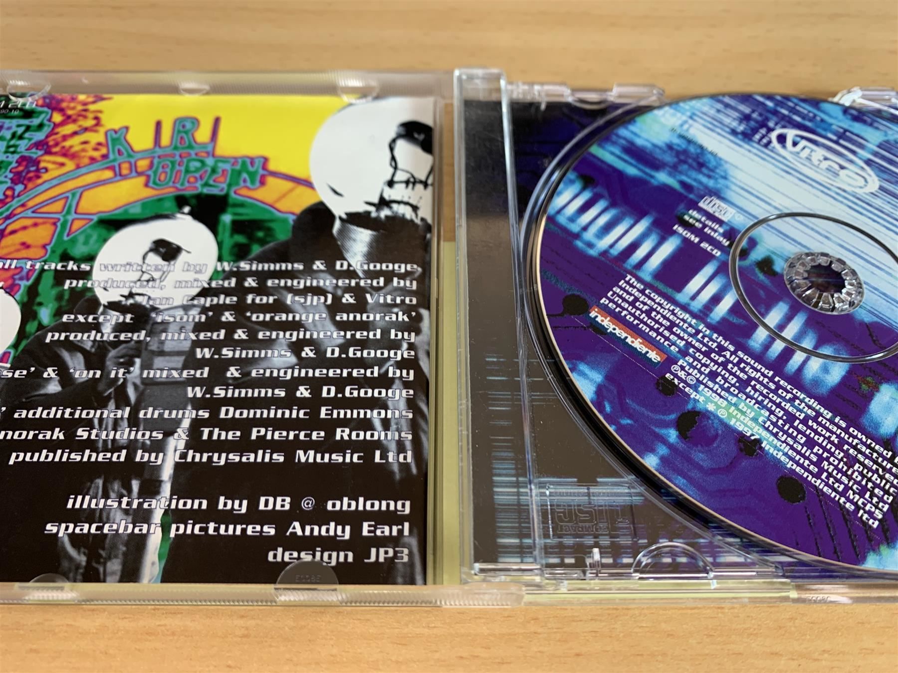 CD: Vitro – Distort – Usato da Rikon im Tösstal venduto da Alpenmutz 2