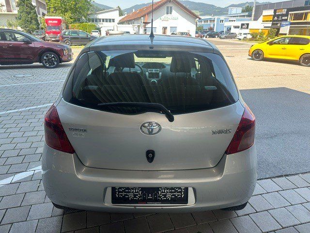Toyota Autos: Toyota Yaris  1.3 Chic – Gebraucht aus Oberriet SG von jeepv8 2