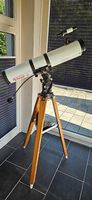 Vixen NP-R114S-Teleskop mit Stativ