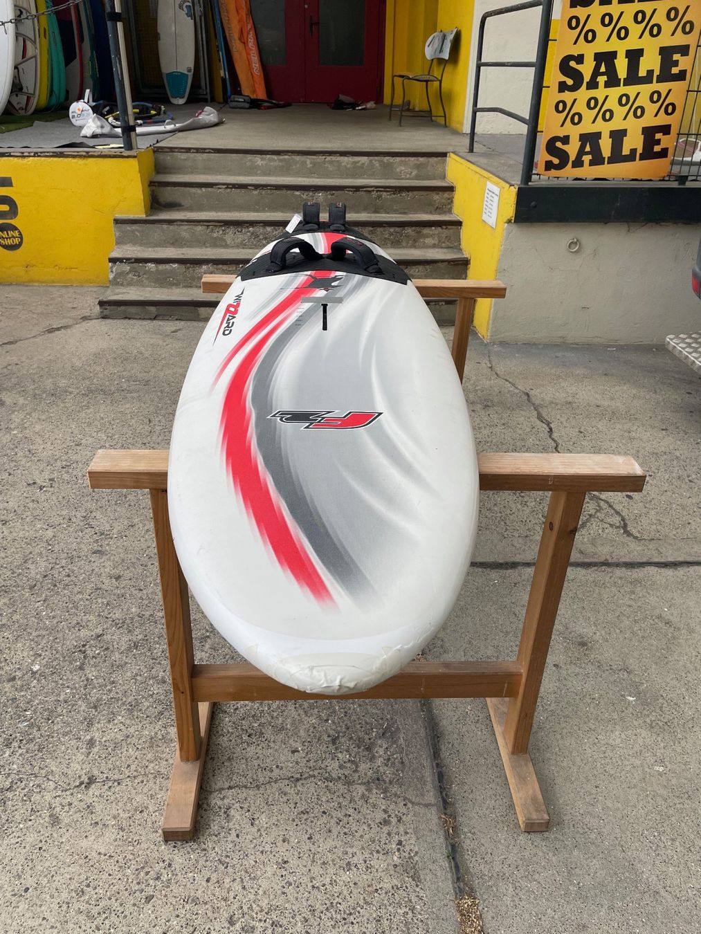 Tavole da surf e di nuoto: schönes F2 Wizzard 100l Windsurfboard – Usato da Lenzburg venduto da Threesixty 4