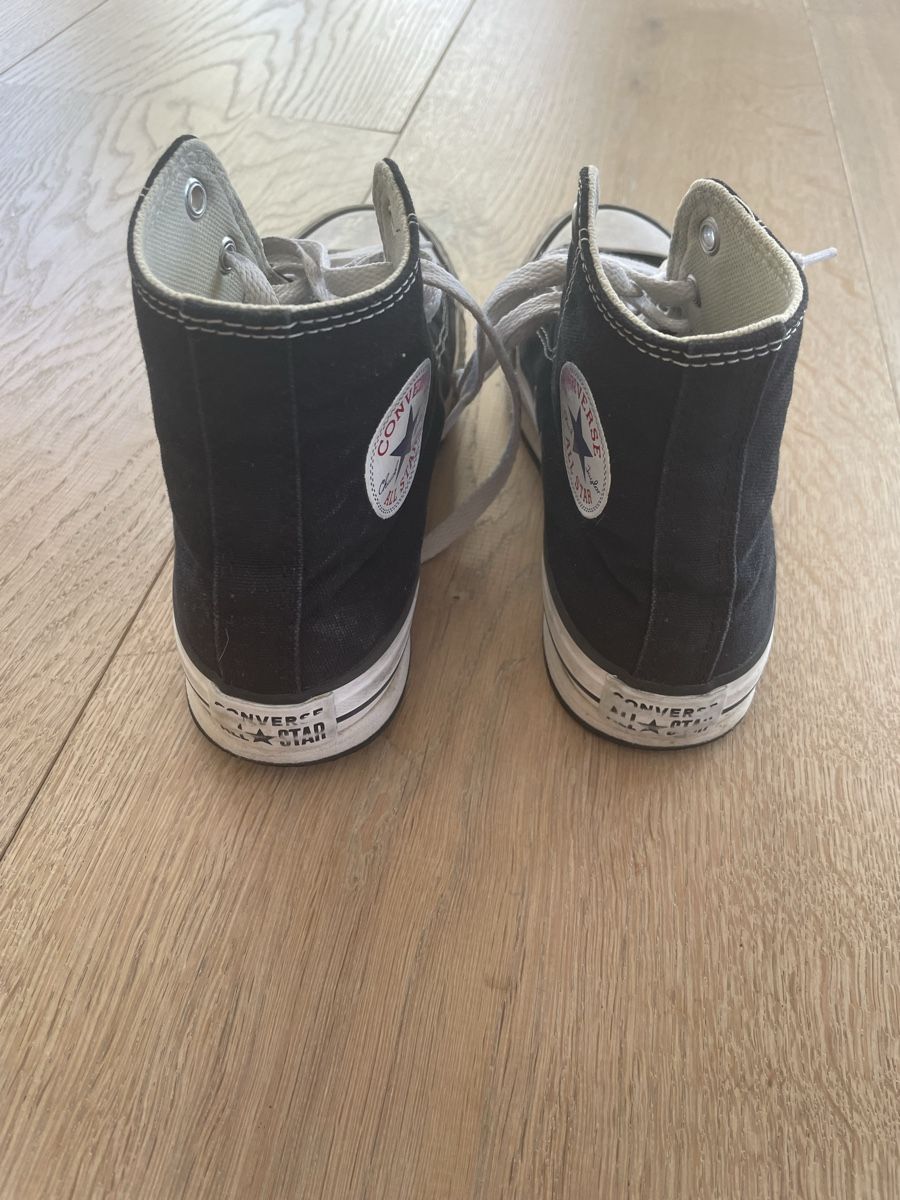 Converse Chaussures hommes: Kinder Converse-Schuhe Gr. 35 – D'occasion à Hohenrain par Oters 1