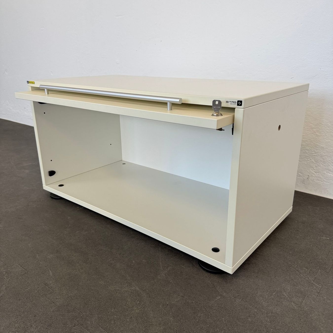 Armadi: Sitag MCS Sideboard Modul mit Klappe - mit Schlüssel – Usato da Schönenwerd venduto da mcofficeshop 5