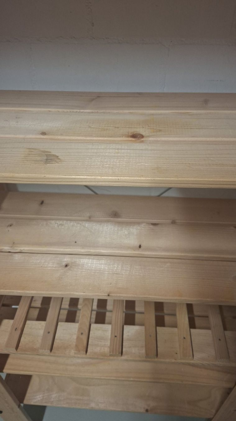 Étagères: Holzregal mit Flaschenfach – D'occasion à Würenlos par averageisboring 1