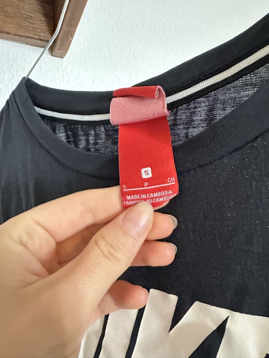 Nike T-shirt: Nike T-Shirt schwarz, Größe S – Usato da Oberwil BL venduto da viviii.mz 2