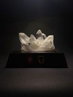 Bergkristallgruppe auf Sockel 💎