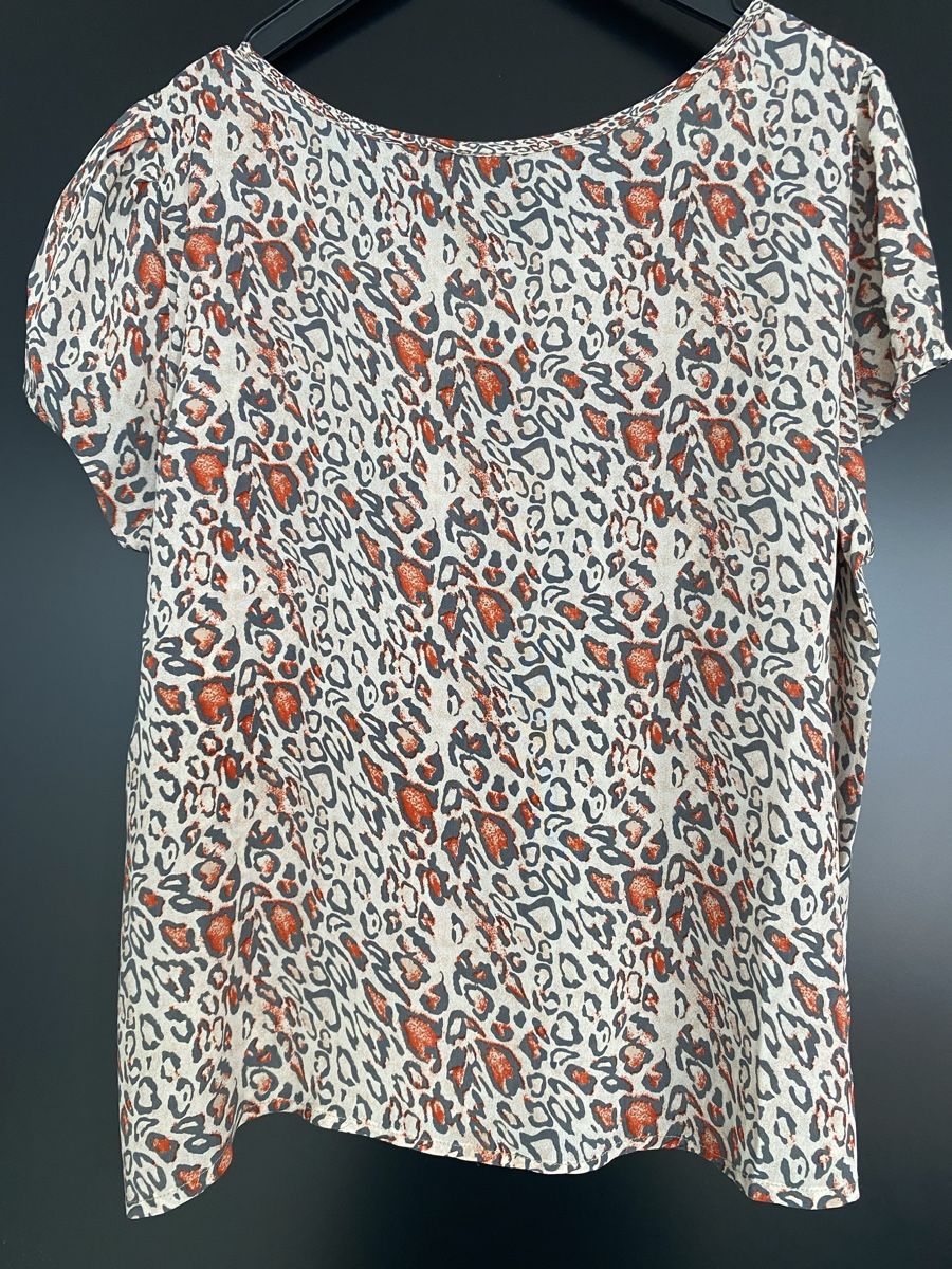 Camicette: Bluse beige-grau-rot Gr. 42 Viskose – Usato da Meggen venduto da 6003Luzern 2
