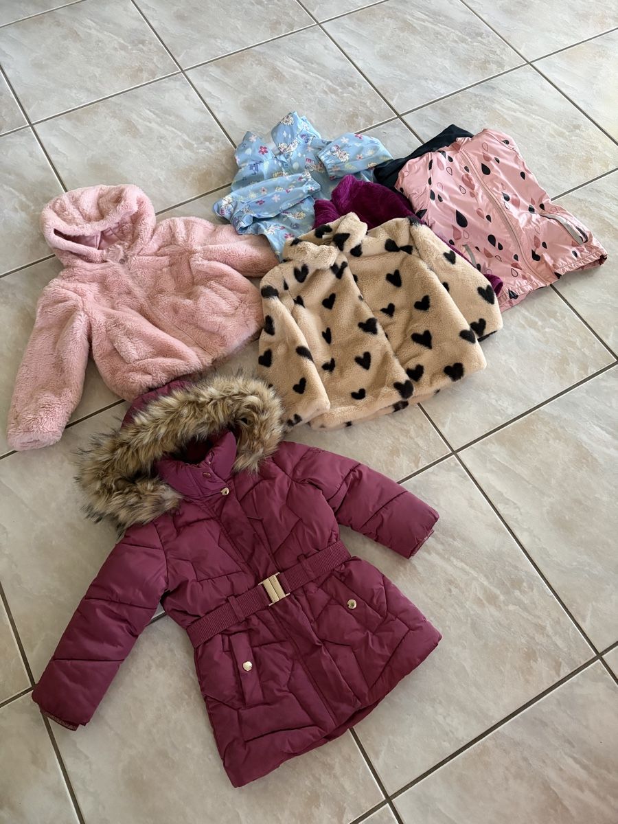 Vestes & Manteaux: Winterjacken 98-104 – Neuf (Voir description) à Roggwil TG par Strick-Fee