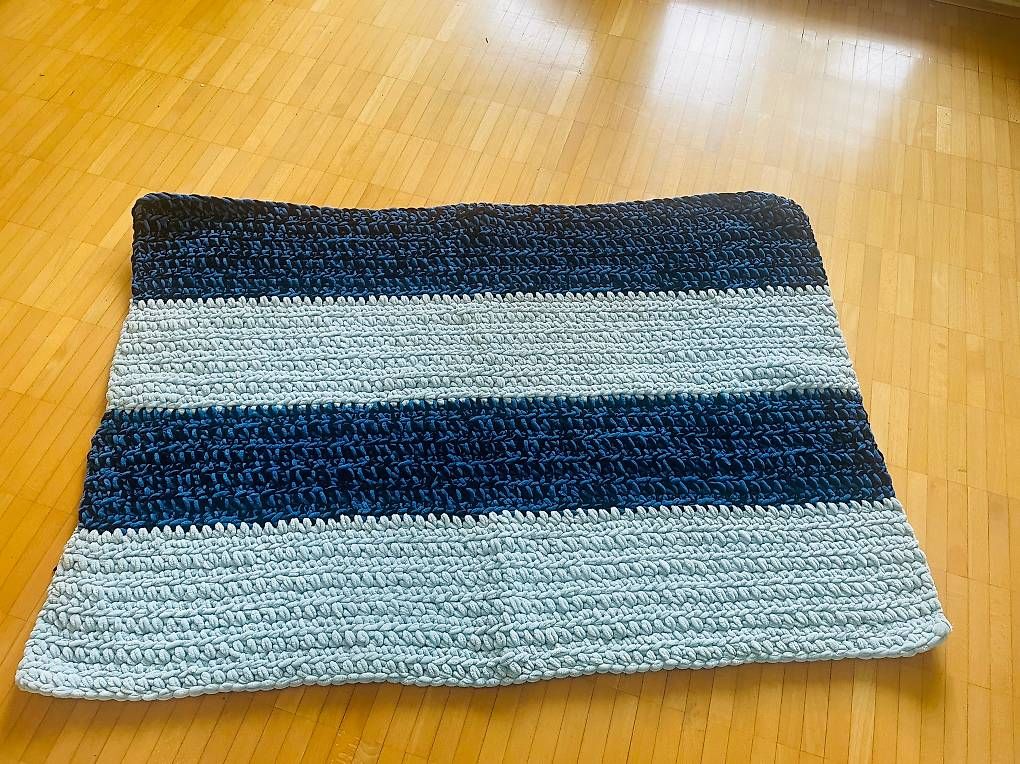 Coperte: Babydecke selbst gehäkelt  – Usato da Binningen venduto da SimoneMinimalism