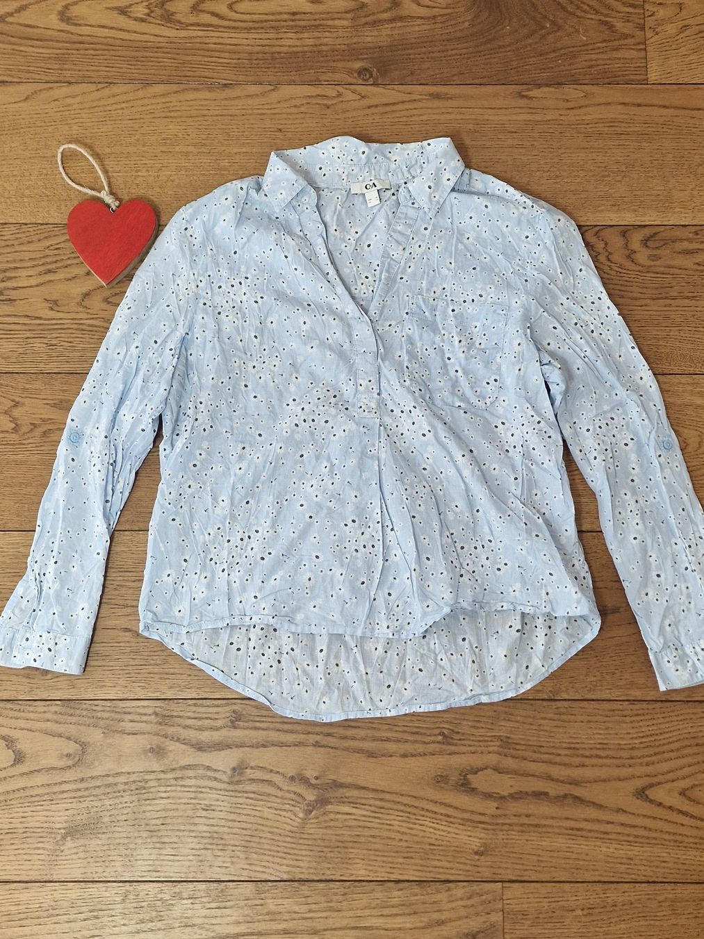 H&M Camicette: Damen Bluse C&A hellblau mit Blumenmuster Grösse 38 – Usato da Meierskappel venduto da HeartWear