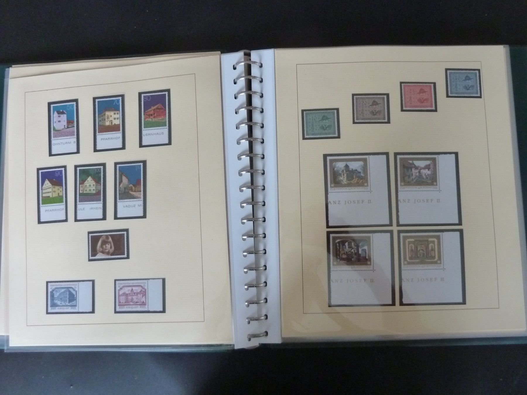 Tutti i francobolli: Lot Liechtenstein + divers (900) – Usato da Onex venduto da BANGON80 4