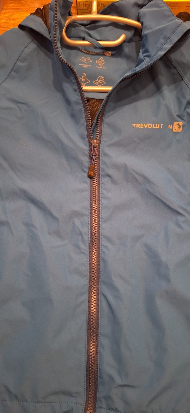 Trevolution Vestes & Manteaux: Regenjacke gr 140 – D'occasion à Riehen par rah_rr6c