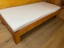 Arven -Holz ,  Samina  - - Komplettbett mit Kopfhochstellung