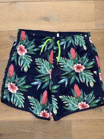 Sommer  Shorts Badehosen Grösse 170