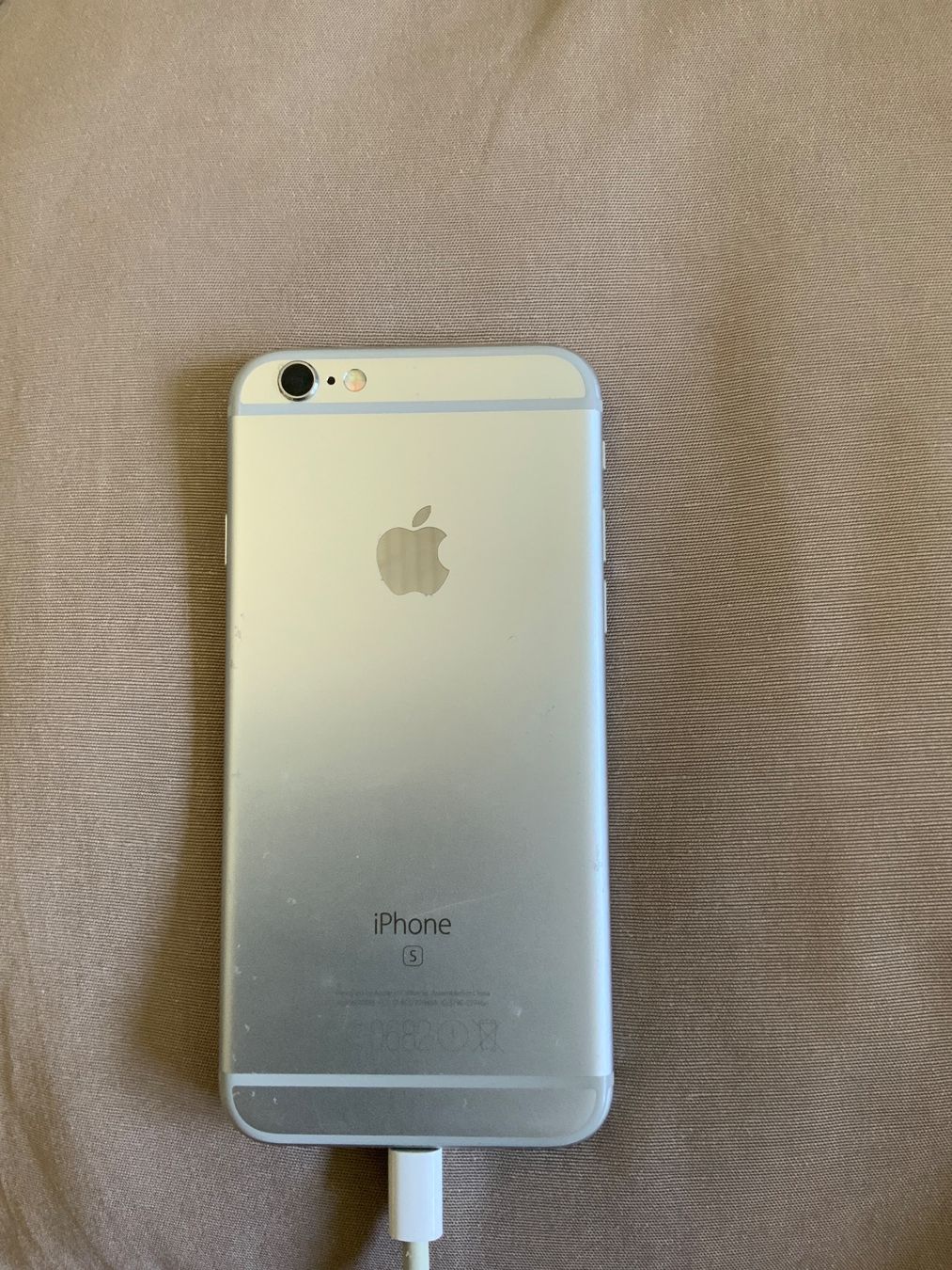 Apple Telefoni cellulari / Smartphones: Iphone 6s, silber, guter Zustand – Usato da Grüt (Gossau ZH) venduto da mitcho01 2