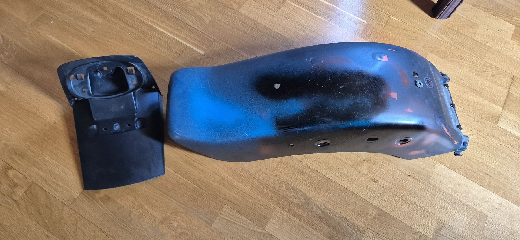 Yamaha Tutti i ricambio per moto: Yamaha XVS 650 Heckfender + Rücklichthalterung – Usato da Seewis-Pardisla venduto da Dyamii
