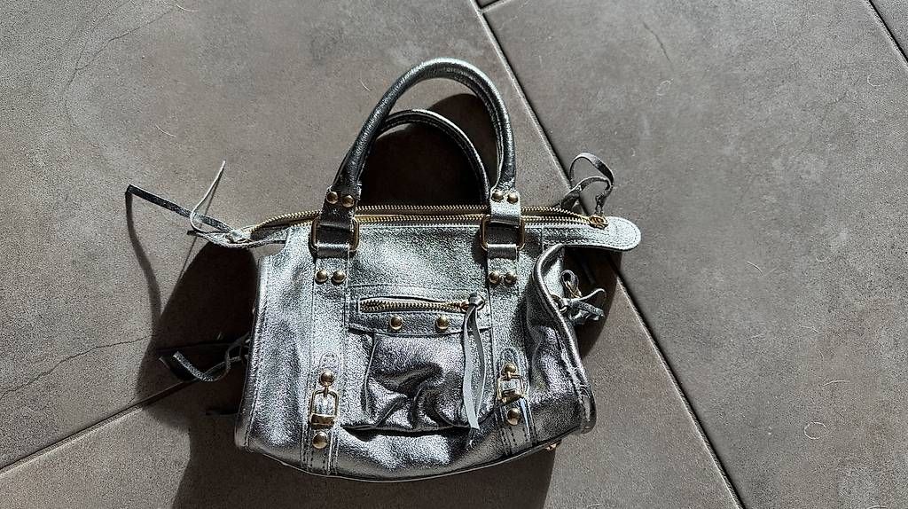 Borse: Vendo borsa argento – Usato da Sessa venduto da Thisisemma 1