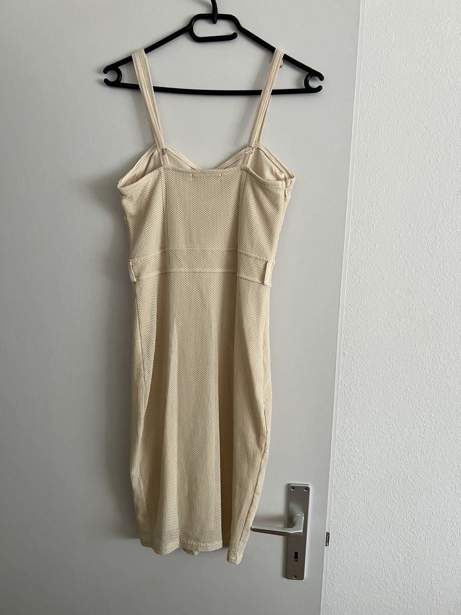 Robes: Beiges kurzes Kleid - S – Neuf (Voir description) à Rothrist par FL_17 1