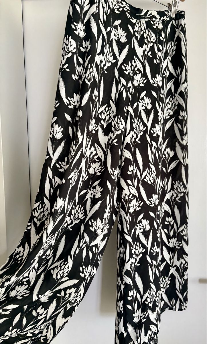 Pantaloni: Trousers floral print black white size L – Usato da Zürich venduto da ron_t88f