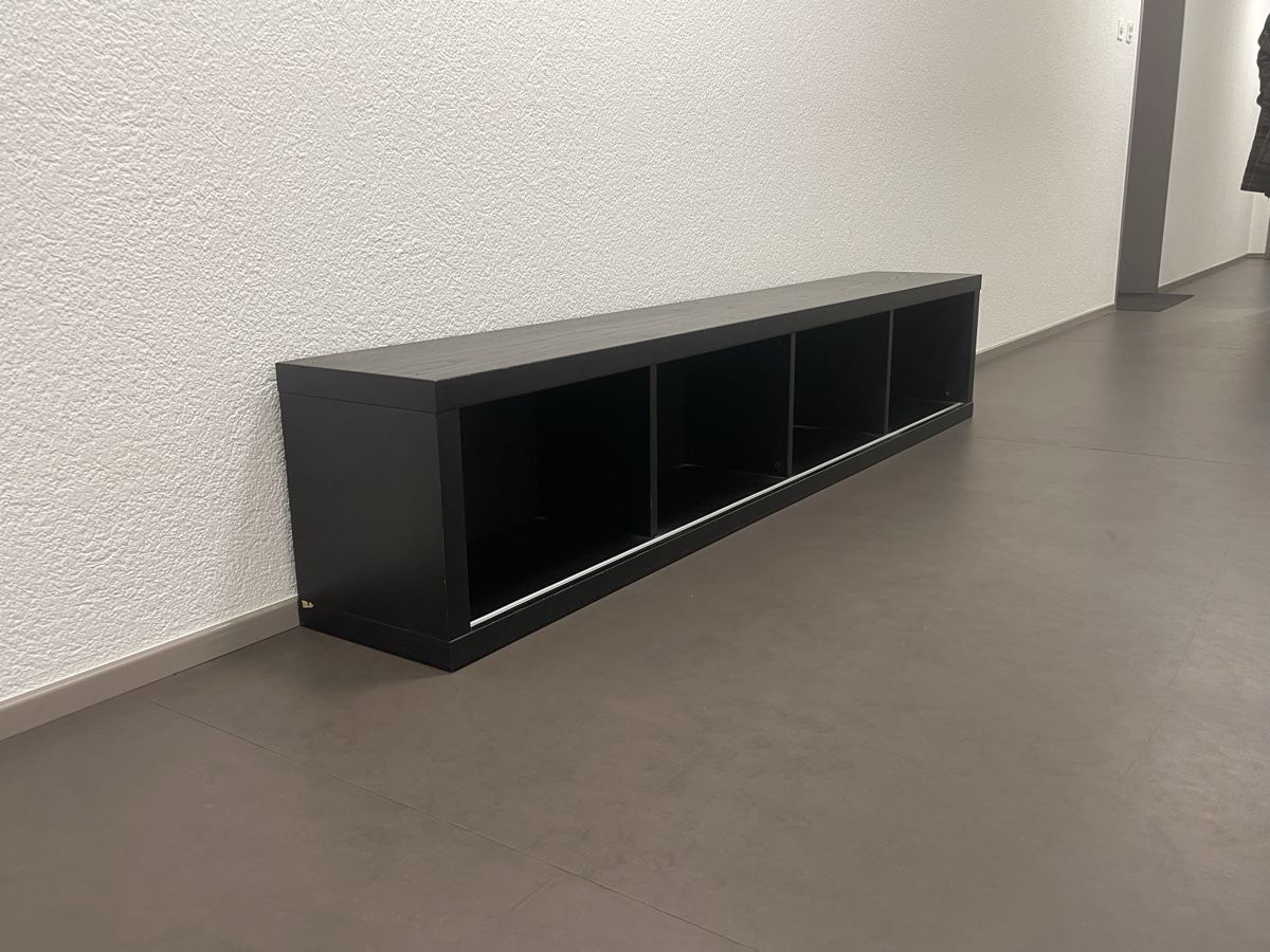 Mobili TV: Schlichtes Fernsehmöbel – Usato da Zürich venduto da stevesrs 1