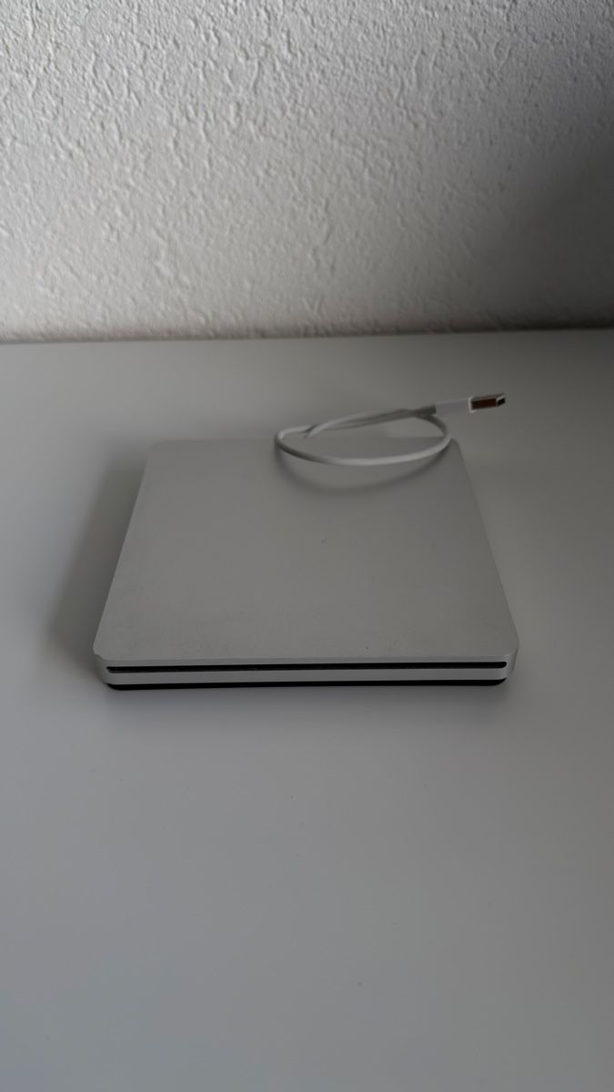 Tutti i DVDs: Apple SuperDrive lecteur externe – Nuovo (secondo la descrizione) da Vevey venduto da diogodasilva_